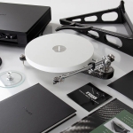 Rega Naiad 碳纖維盤座超級黑膠唱盤